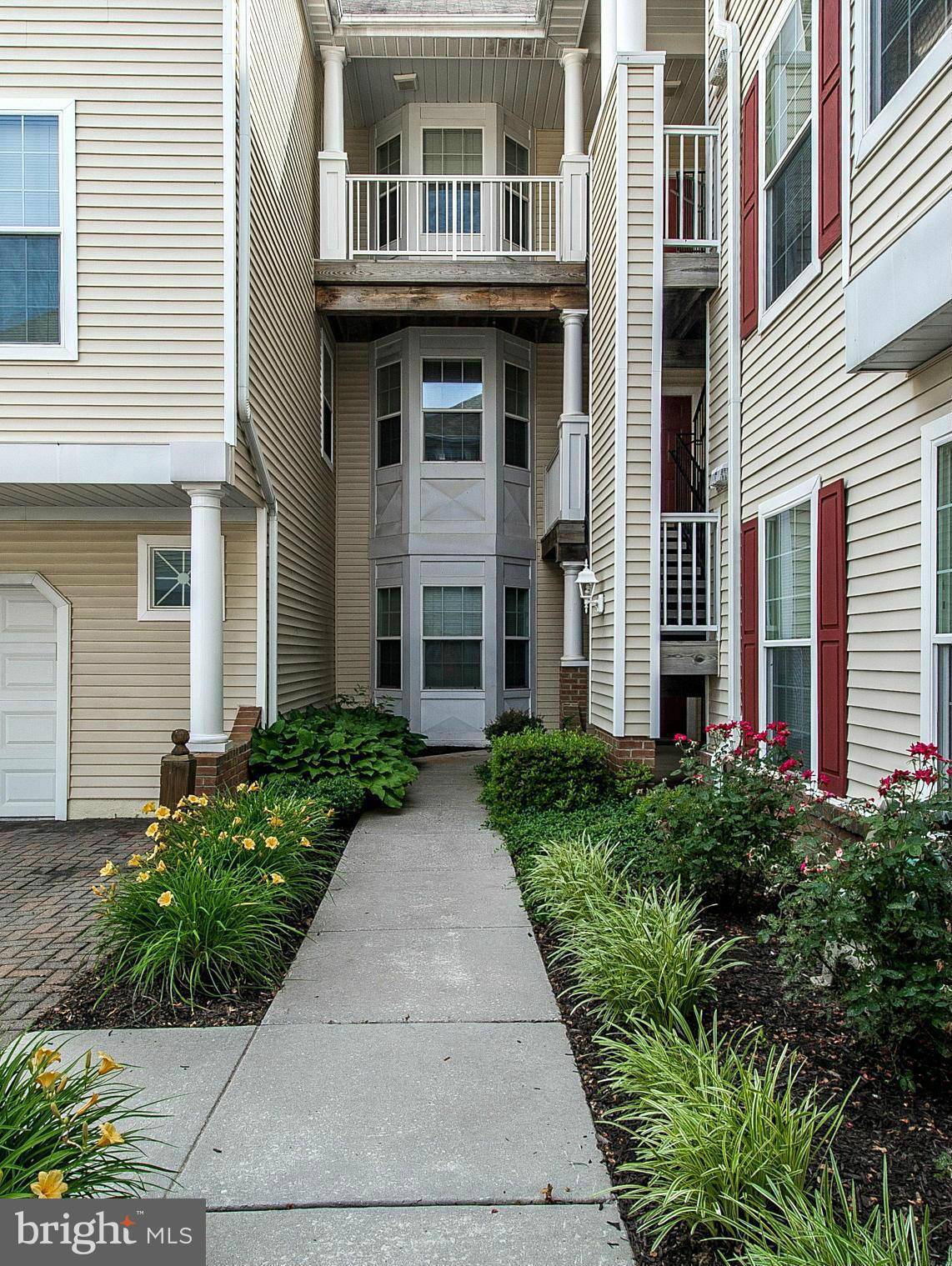 Owings Mills, MD 21117,5006 HOLLINGTON DR #302