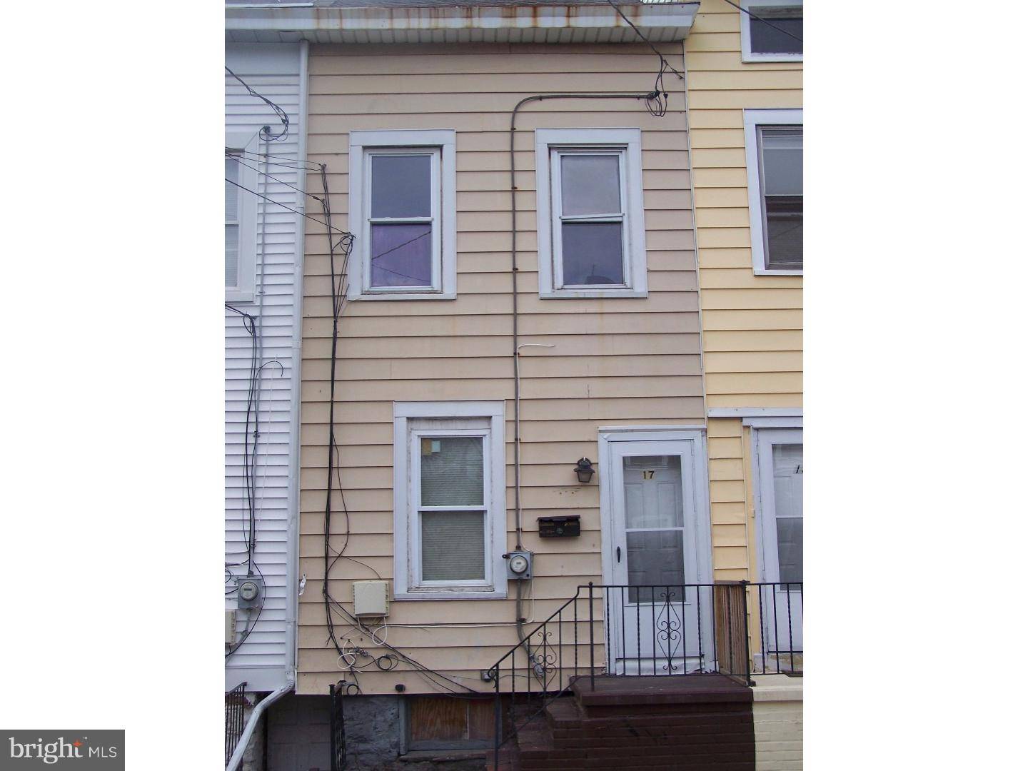 Trenton, NJ 08611,17 JERSEY ST