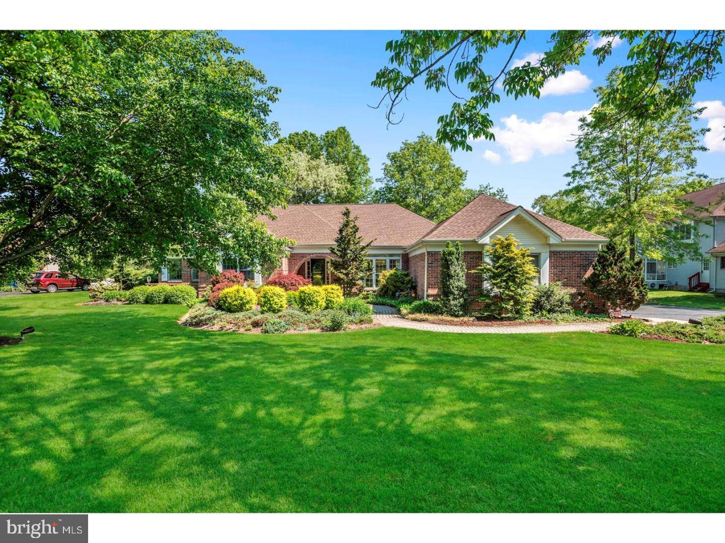 Lawrenceville, NJ 08648,4 HEDGE ROW CT