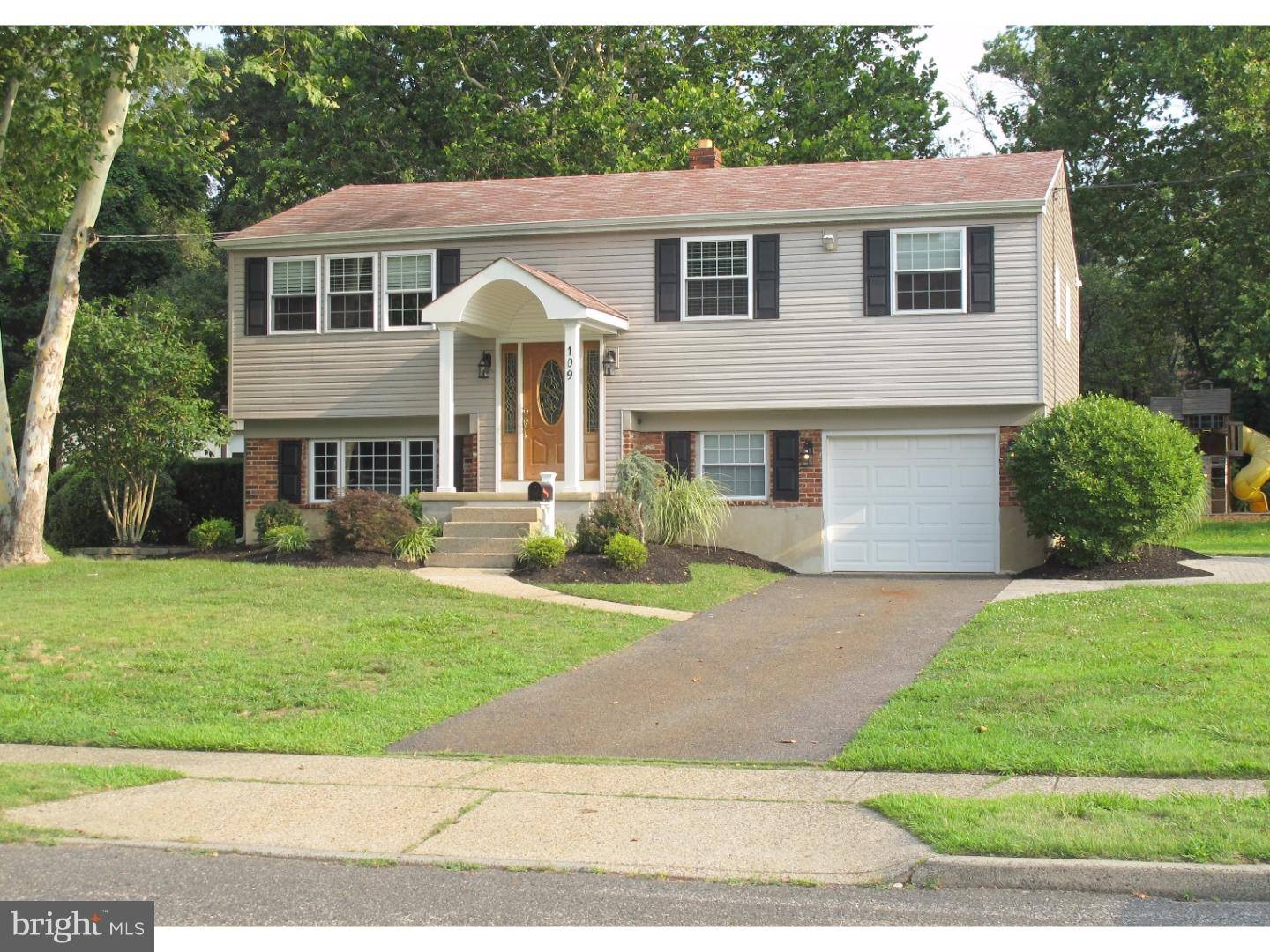 Cinnaminson, NJ 08077,109 WOODVIEW LN