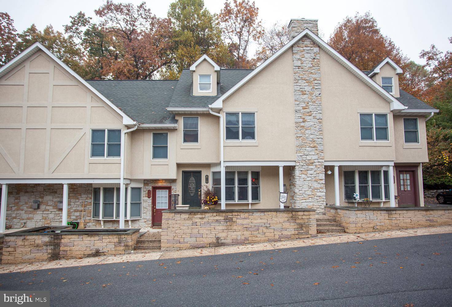 Hummelstown, PA 17036,810 BERNE CT