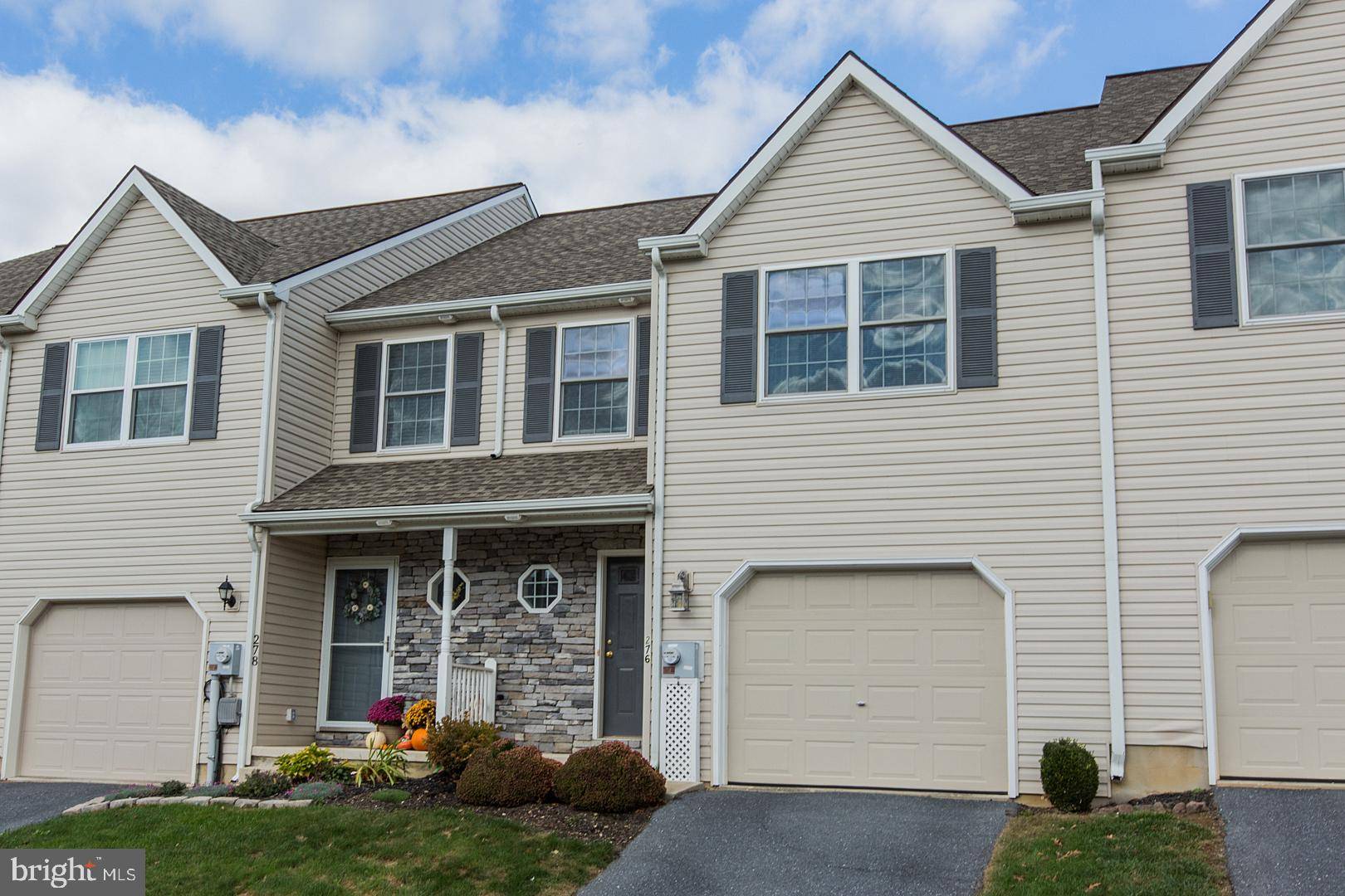 Manheim, PA 17545,276 CEDAR HOLW