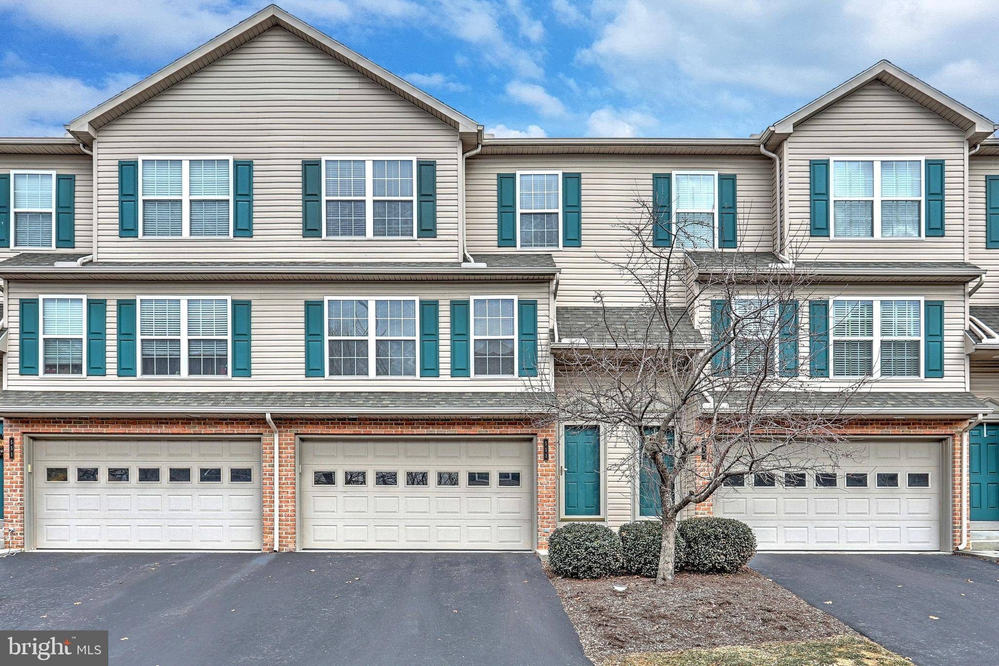 Mechanicsburg, PA 17055,553 MEADOW CROFT CIR