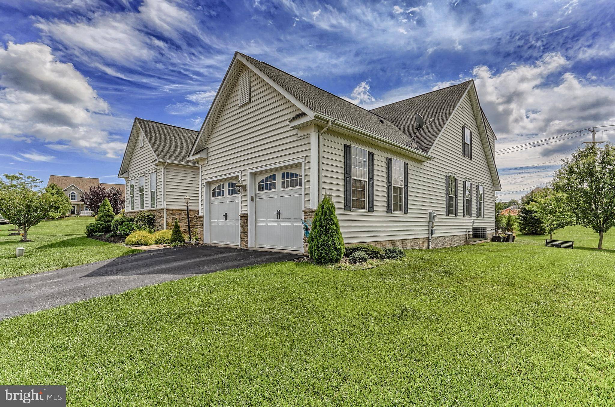 Seven Valleys, PA 17360,533 LAKE REDMAN CT