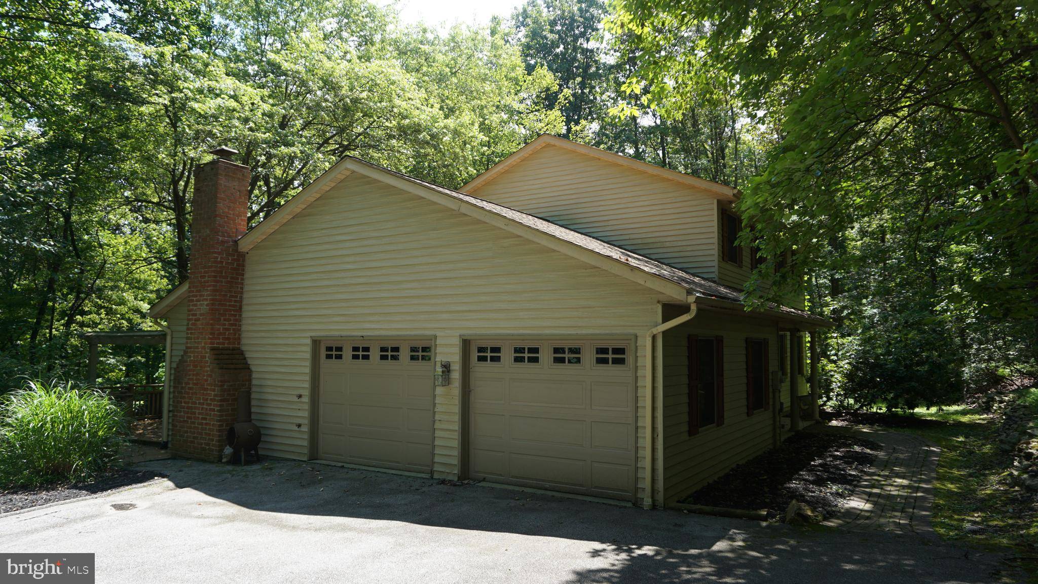 Hanover, PA 17331,938 LAUREL WOODS LN