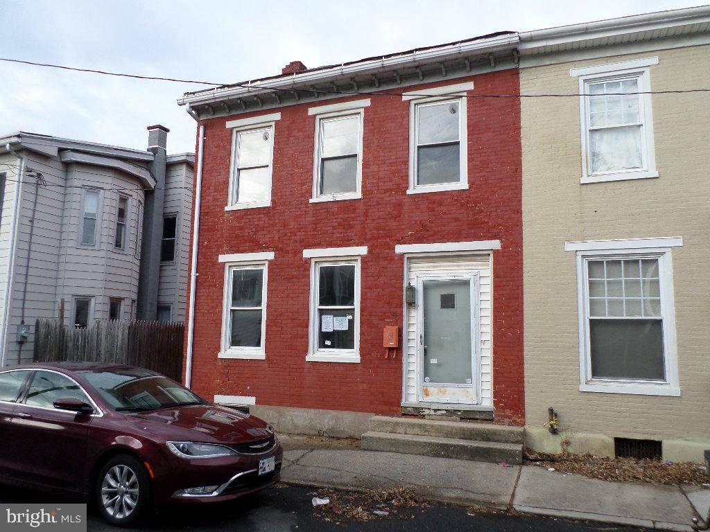 Mechanicsburg, PA 17055,33 E LOCUST ST