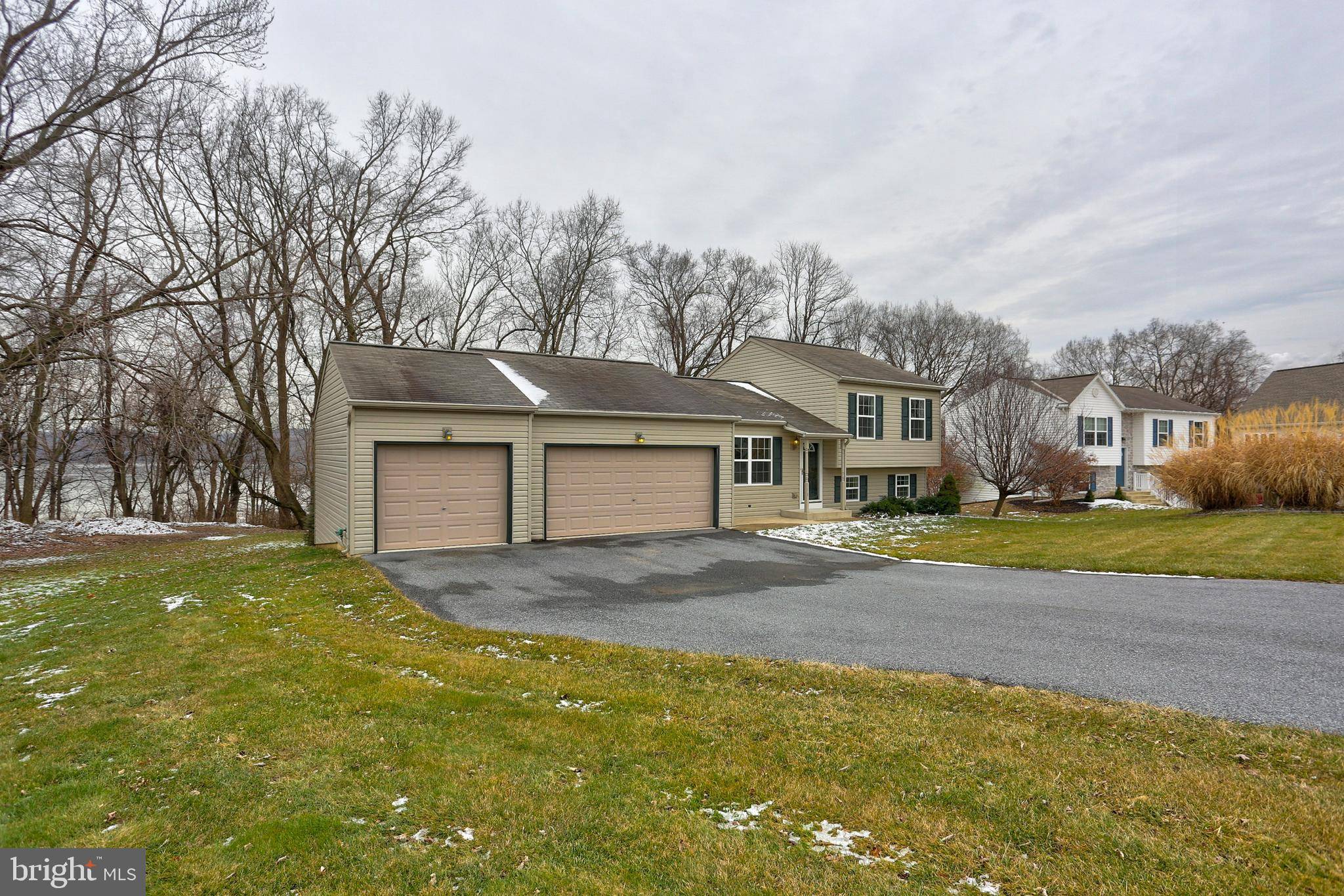 Bainbridge, PA 17502,174 OVERLOOK DR