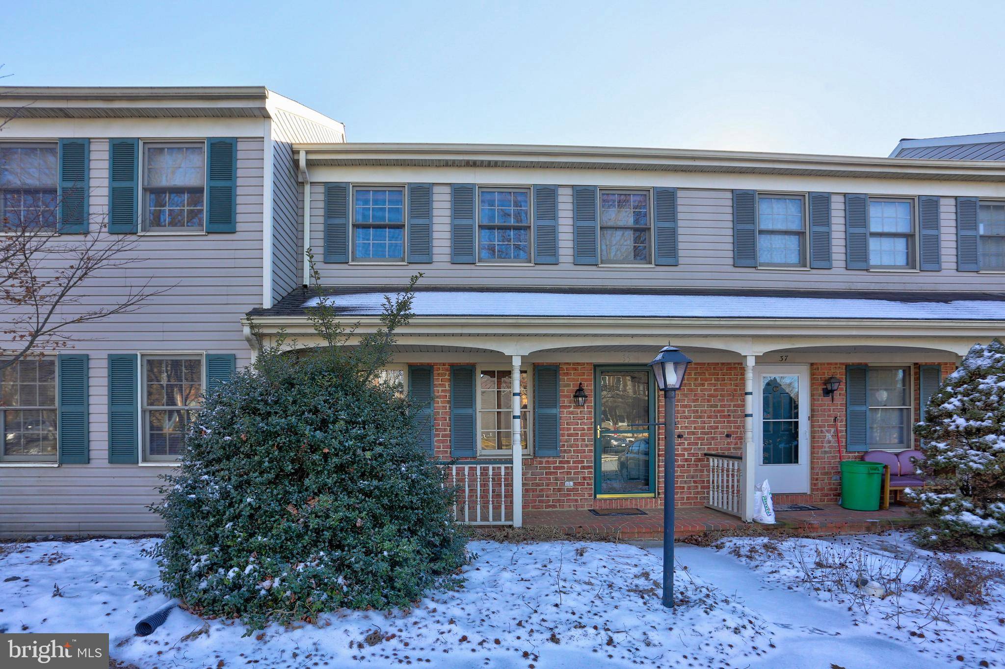 Lititz, PA 17543,35 LAURIE LN