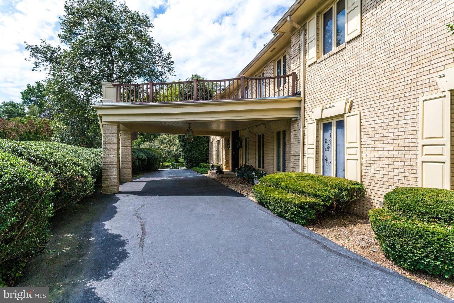 Mclean, VA 22101,6966 KYLEAKIN CT