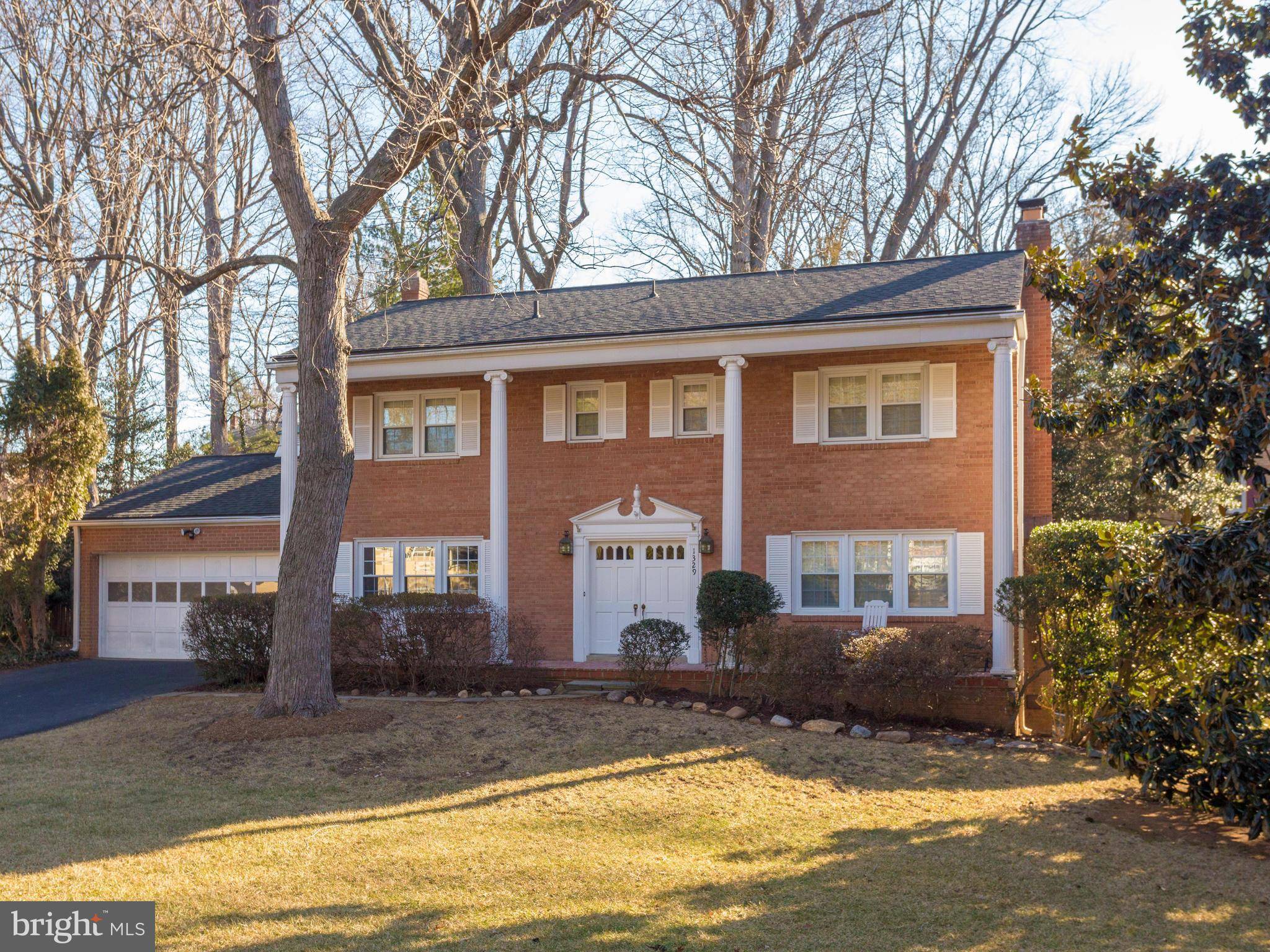 Mclean, VA 22102,1329 PORTIA PL