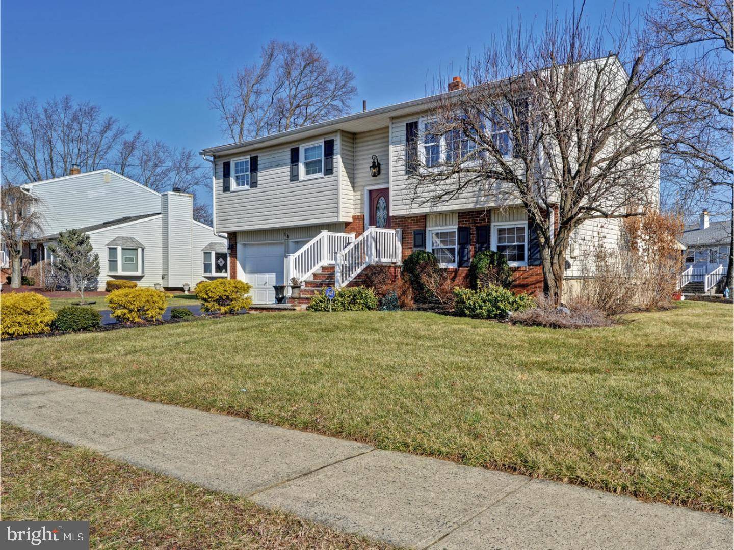 Hamilton Square, NJ 08690,14 WISTERIA LN