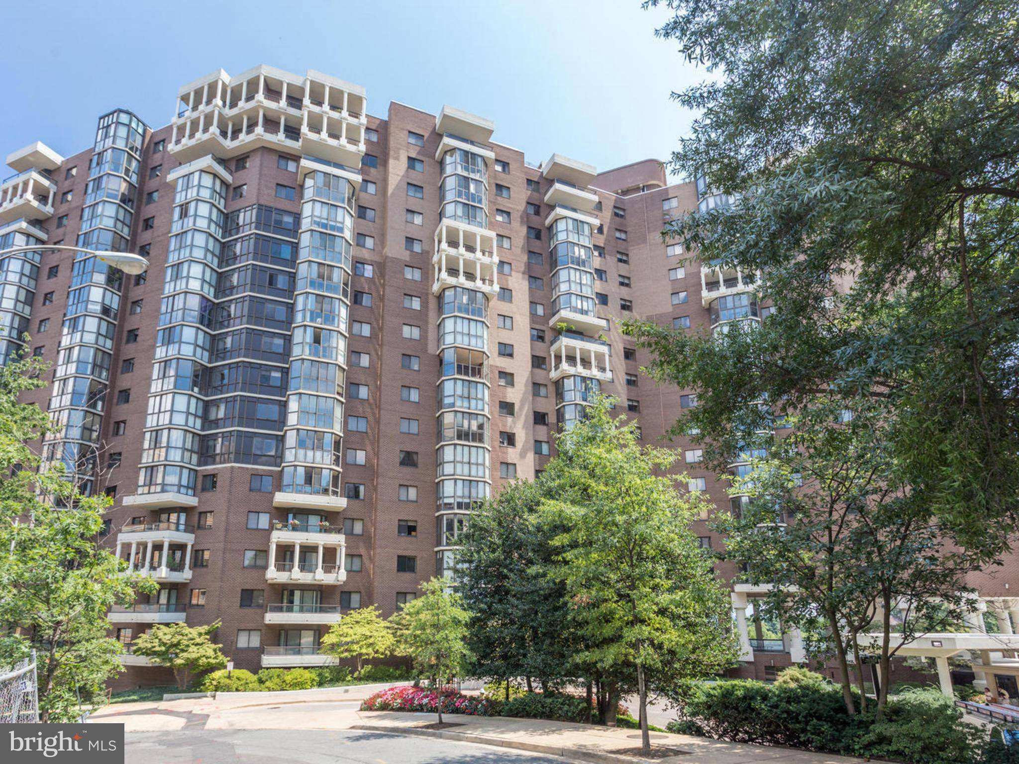 Arlington, VA 22209,1600 OAK ST #202