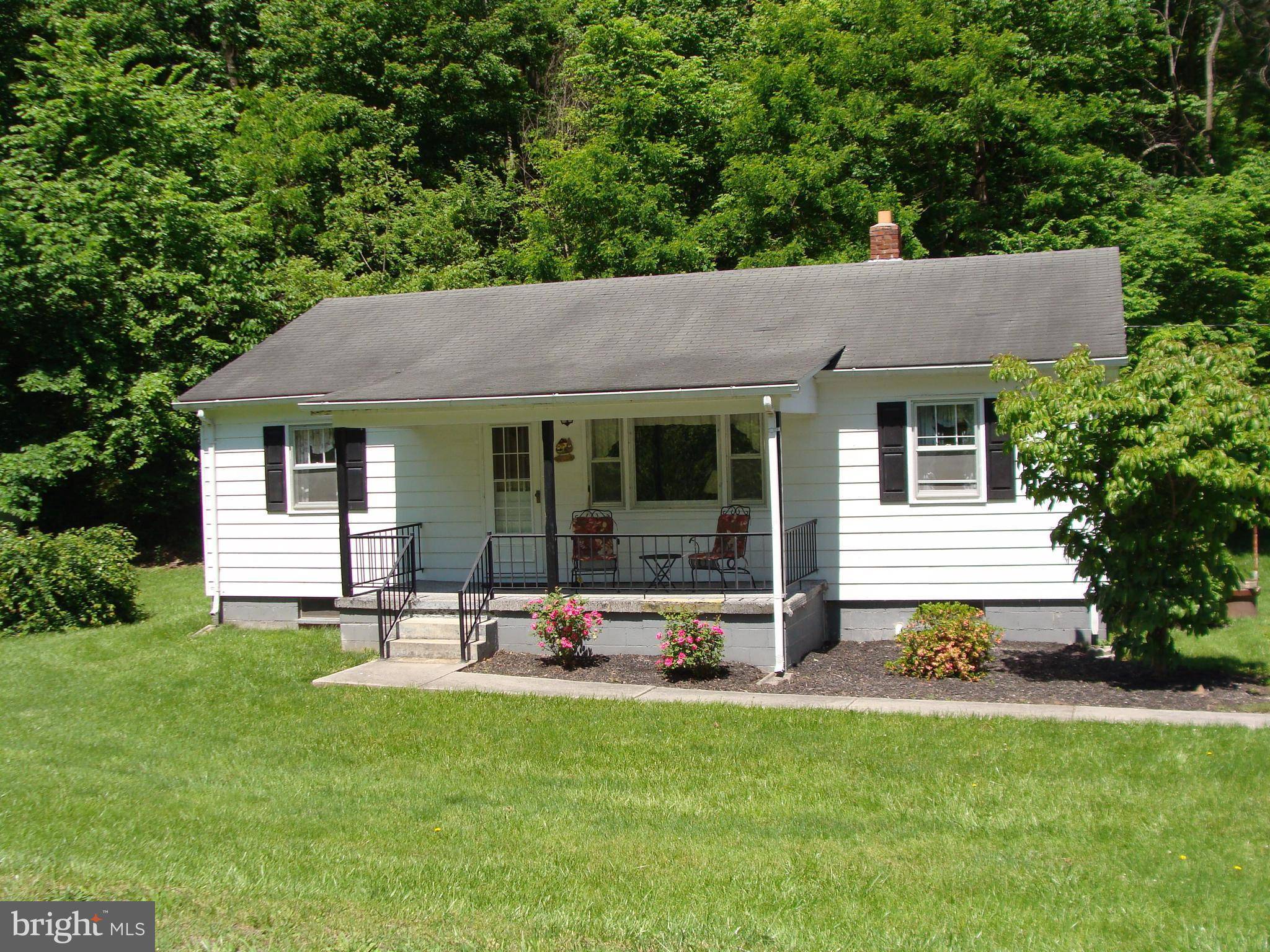 Cabins, WV 26855,8510 NORTH FORK HIGHWAY RT 28/55