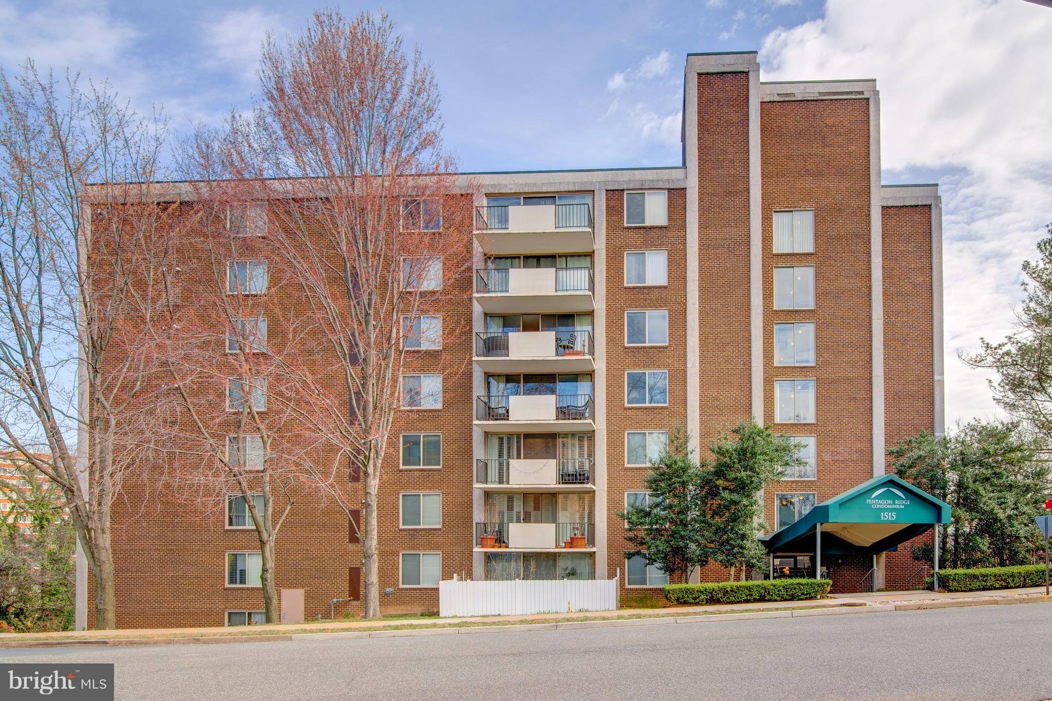 Arlington, VA 22202,1515 ARLINGTON RIDGE RD S #606