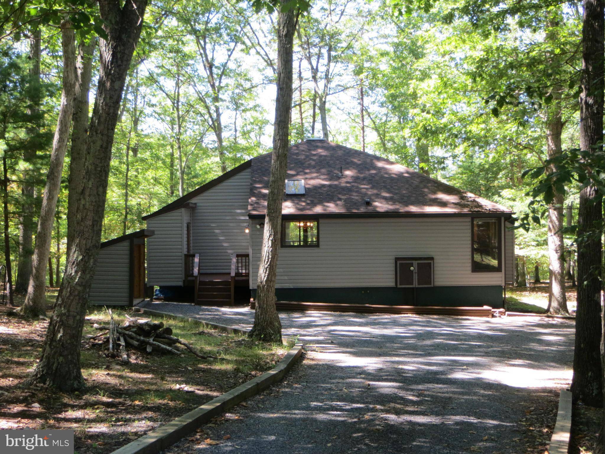 Hedgesville, WV 25427,229 PATHFINDER LANE