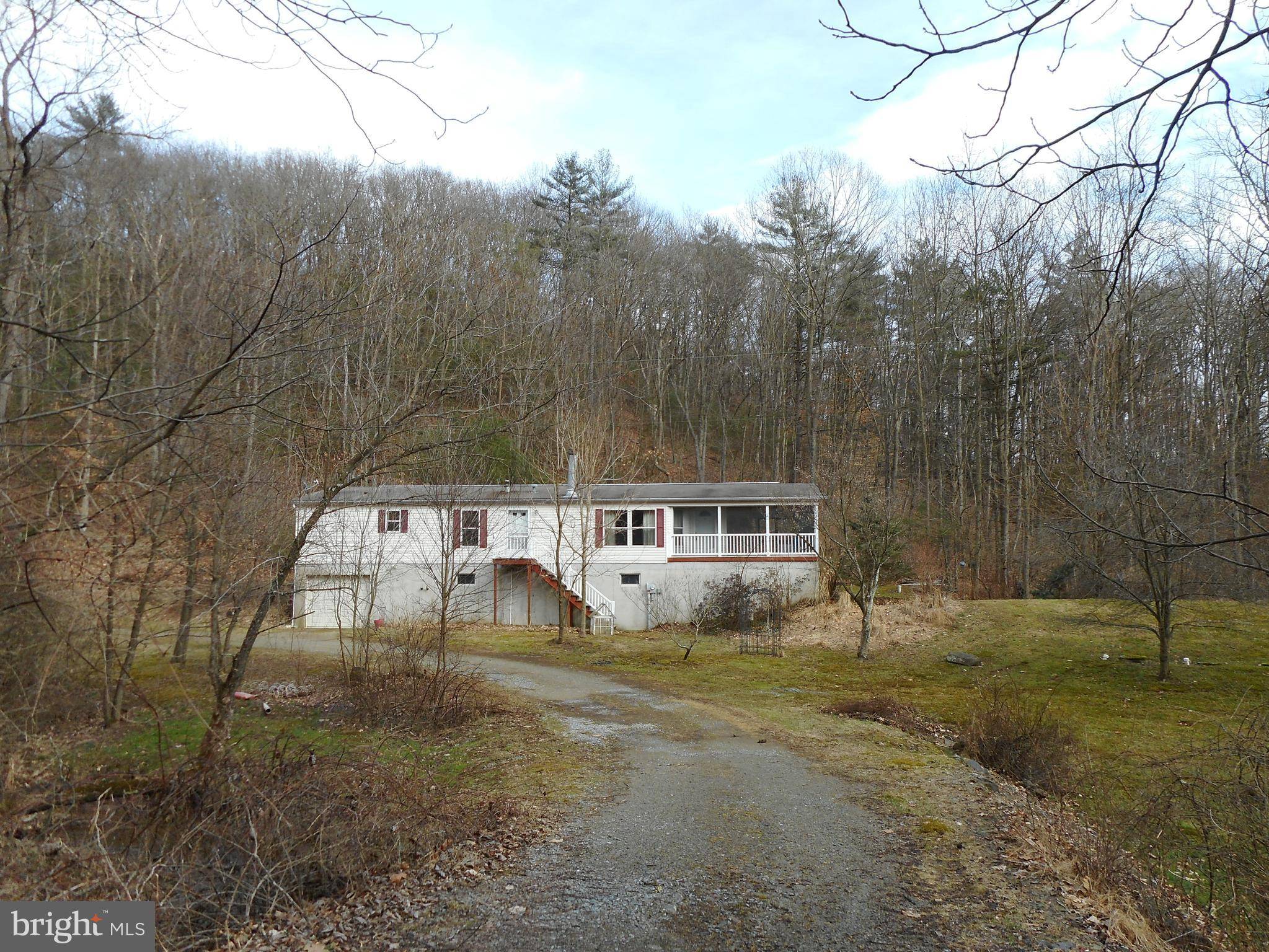 Pine Grove, PA 17963,74 HICKORY RD