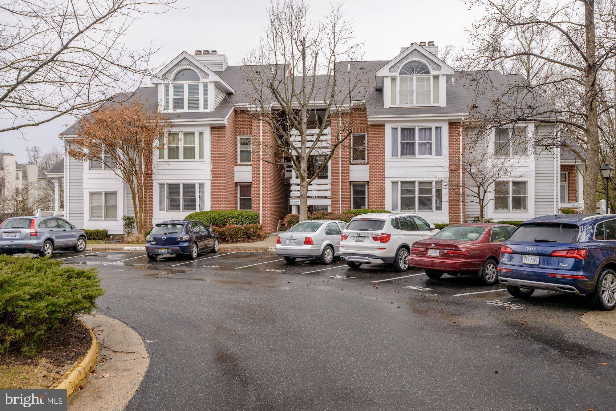 Falls Church, VA 22042,7592 LAKESIDE VILLAGE DR #B