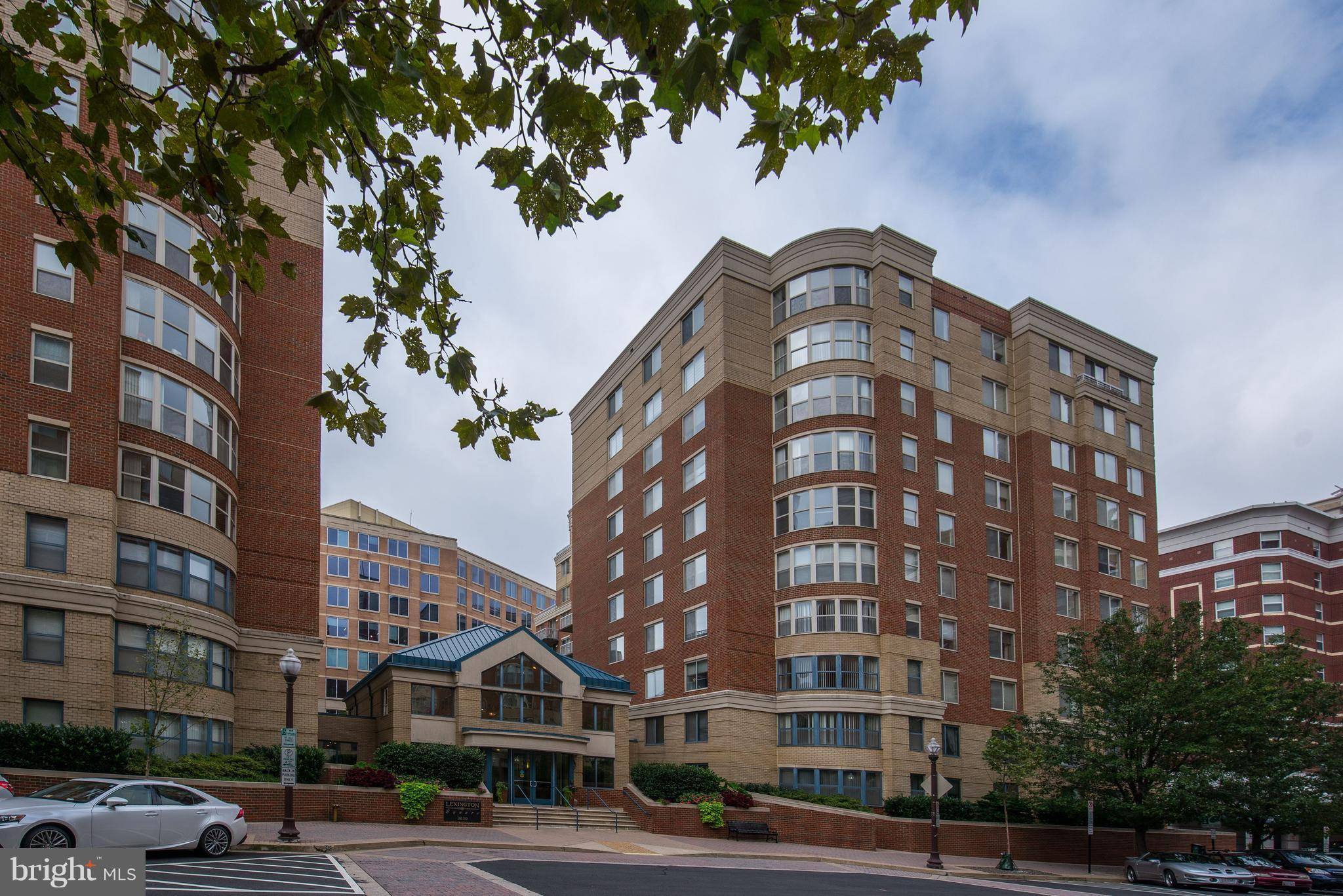 Arlington, VA 22203,3830 9TH ST N #PH5E