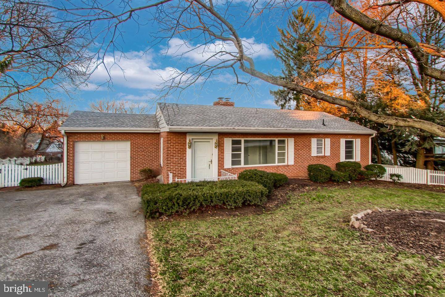 York, PA 17403,367 HILLSIDE LN