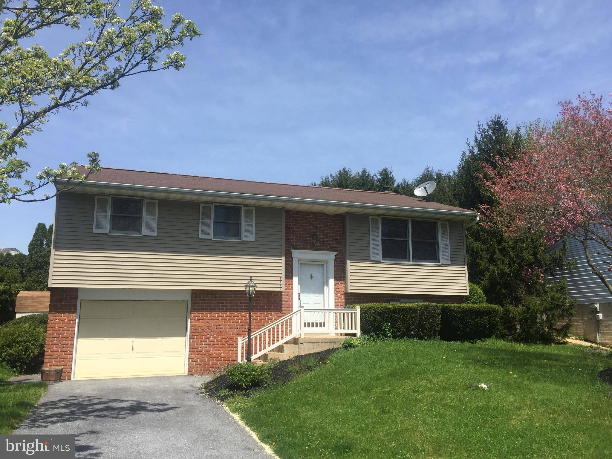 Lancaster, PA 17601,3175 THORNAPPLE DR