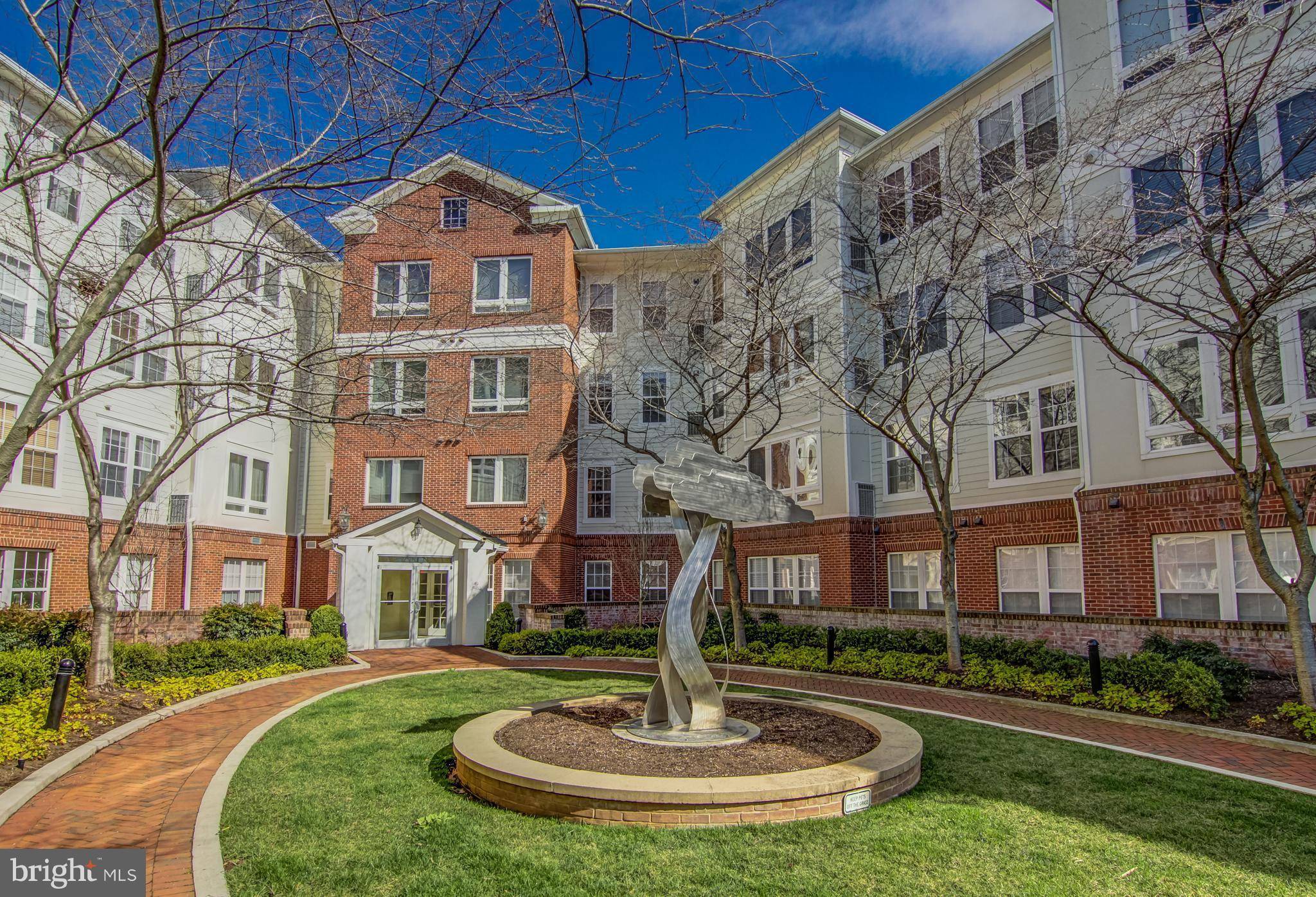 Arlington, VA 22204,801 GREENBRIER ST S #406