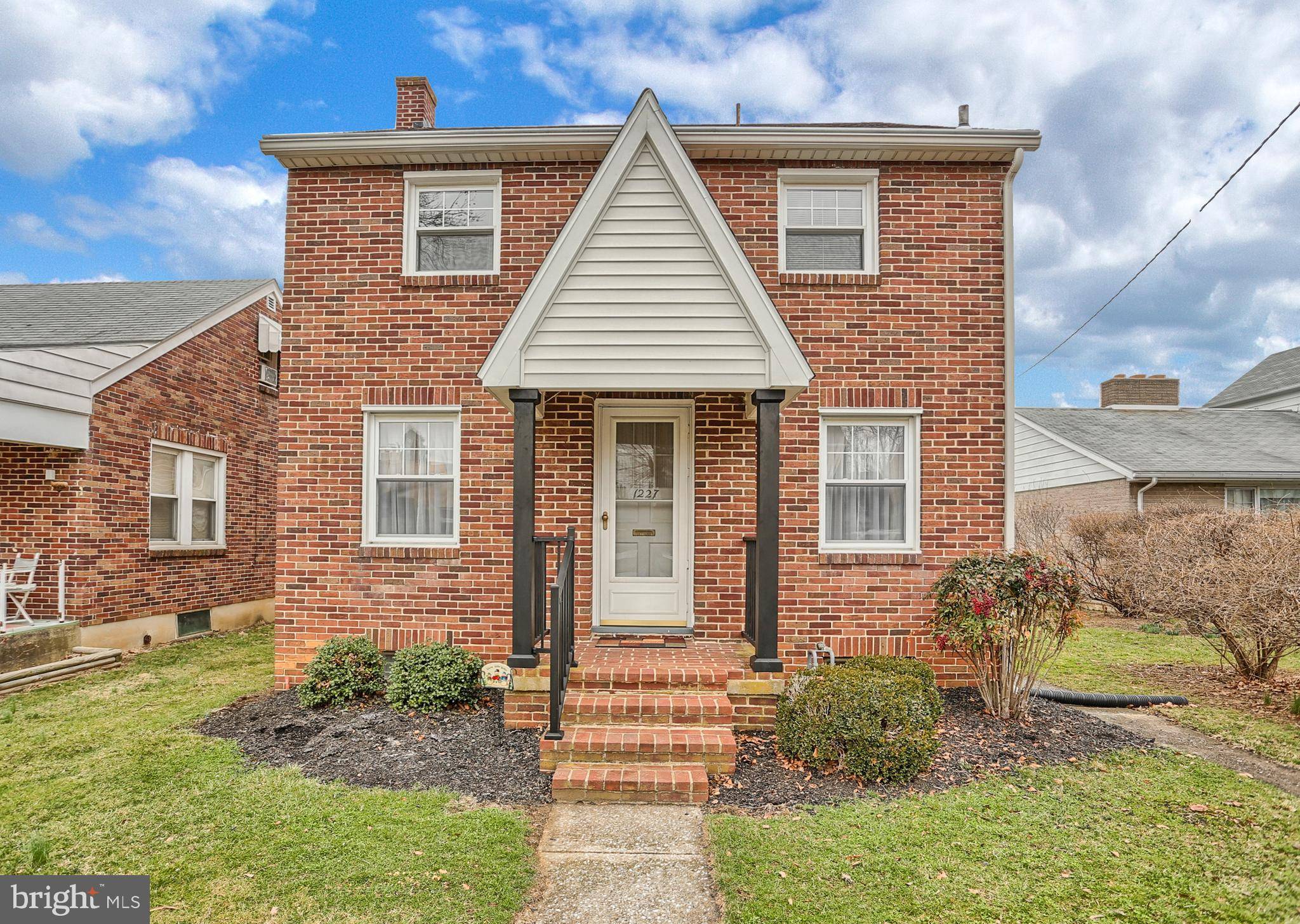 York, PA 17403,1227 E POPLAR ST