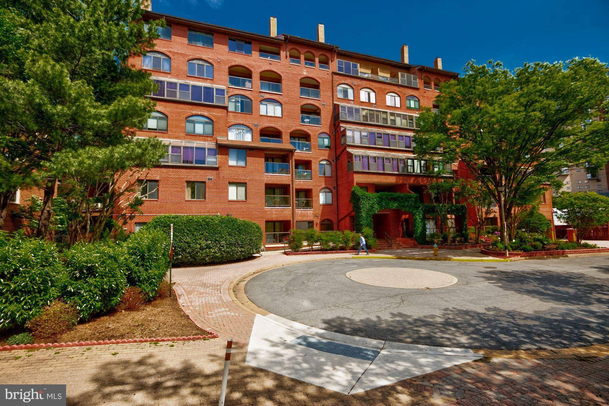 Arlington, VA 22201,1029 STUART ST #529