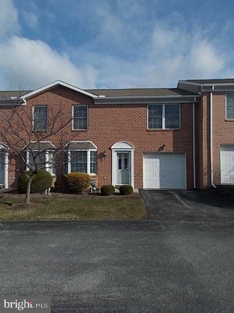 York, PA 17402,3557 MARK DR