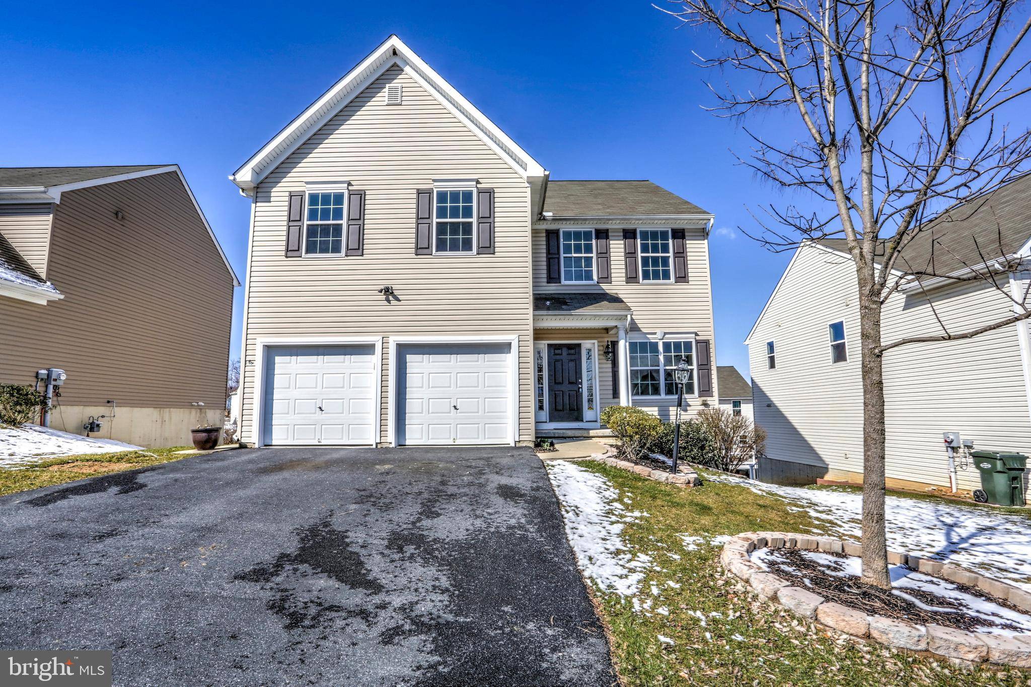 Lancaster, PA 17601,710 BRIDLE WREATH LN