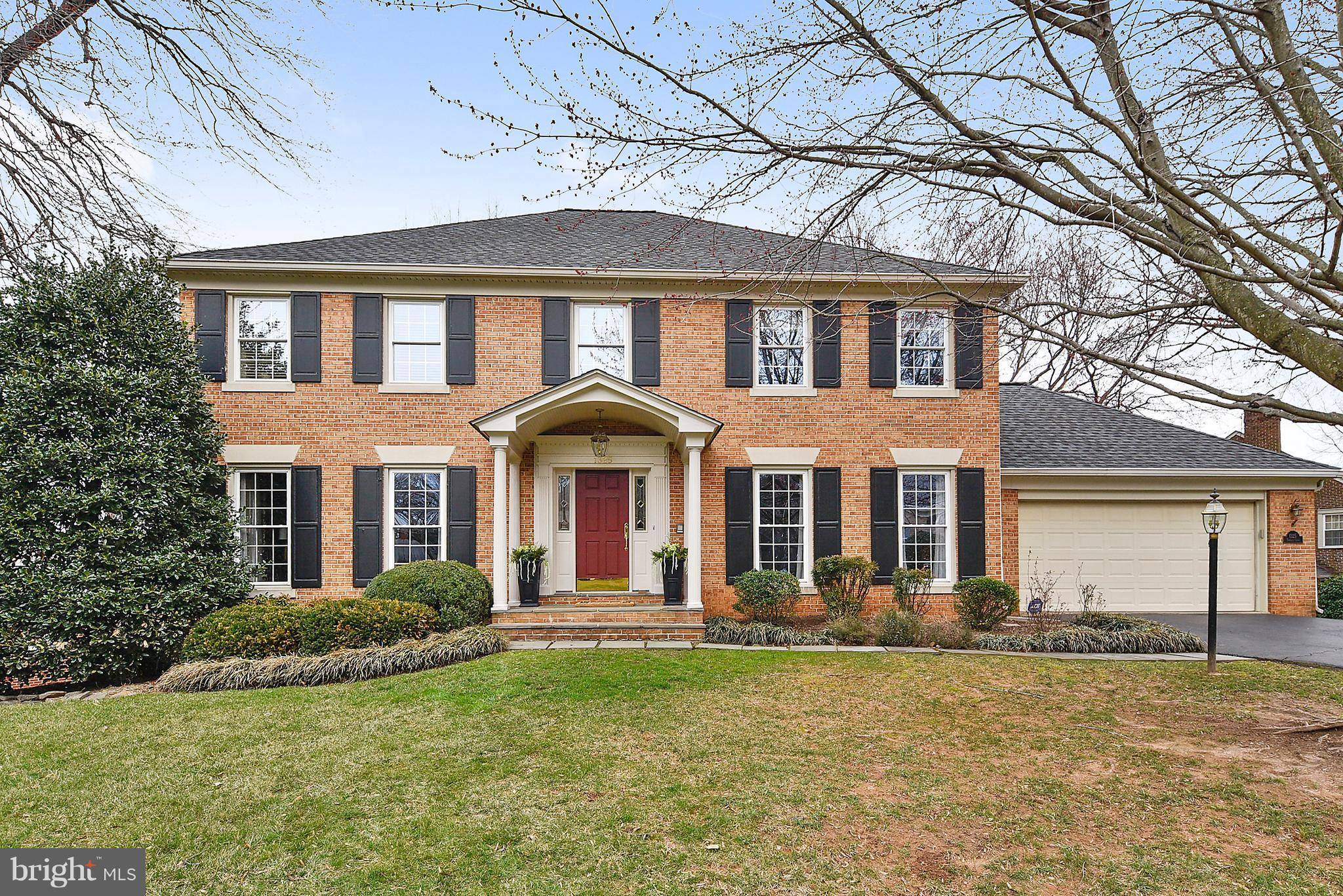 Mclean, VA 22102,1325 TIMBERLY LN