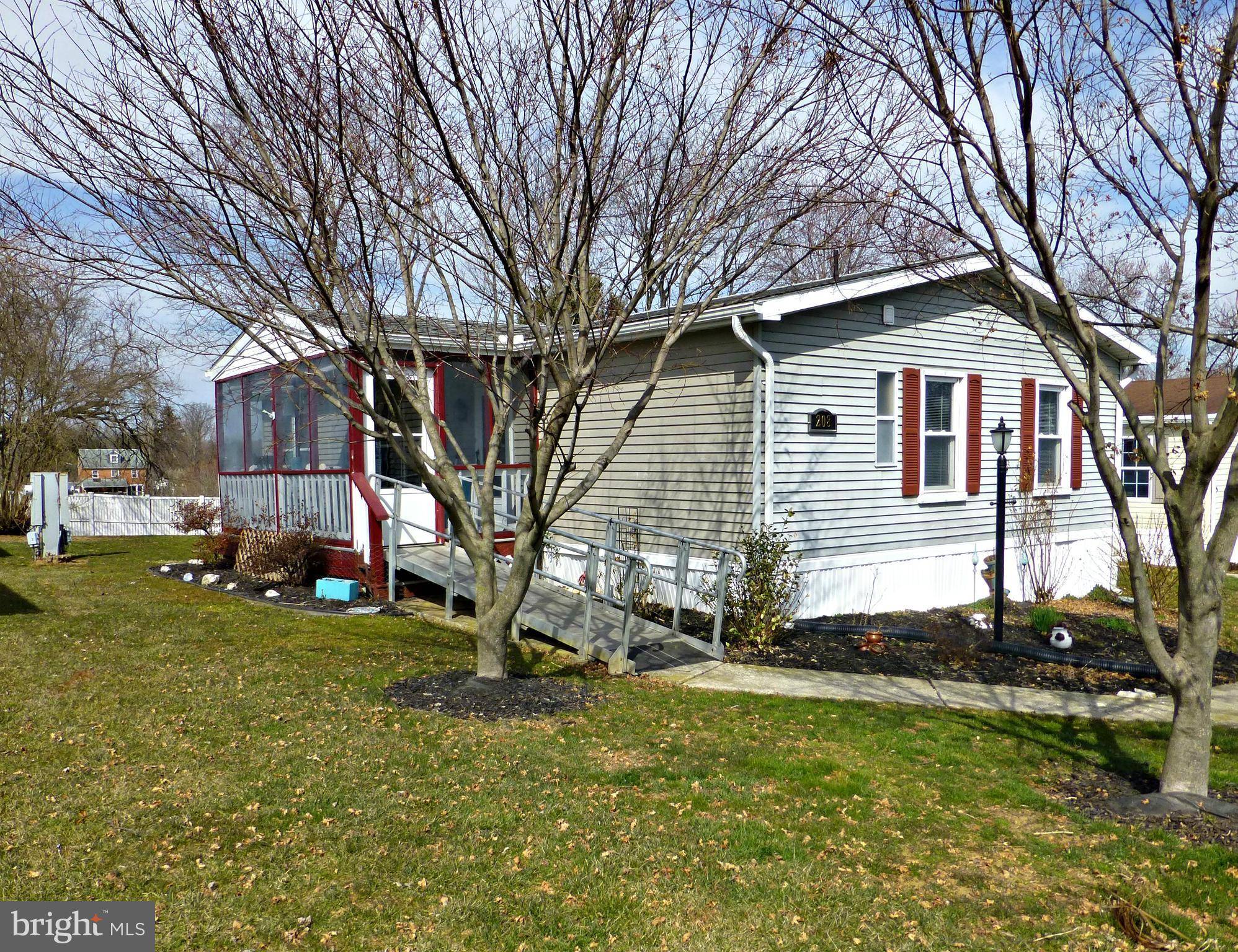 Lancaster, PA 17603,208 GREYFIELD DR