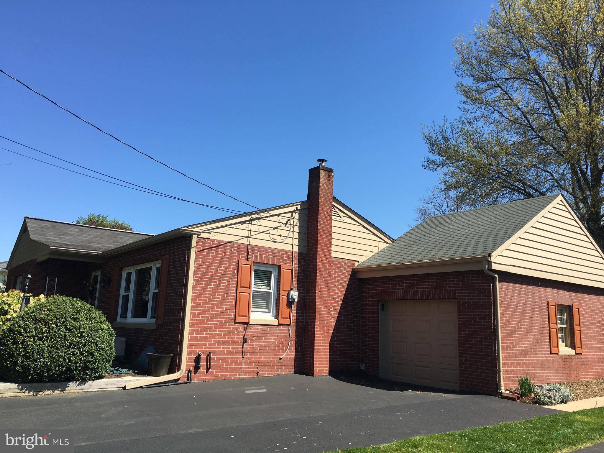 Lancaster, PA 17602,129 OAK VIEW RD