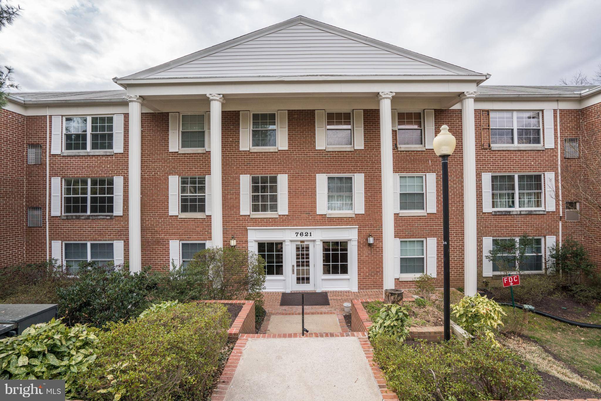 Mclean, VA 22102,7621 TREMAYNE PL #302