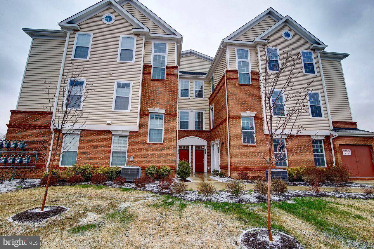 Ashburn, VA 20148,23315 MILLTOWN KNOLL SQ #104