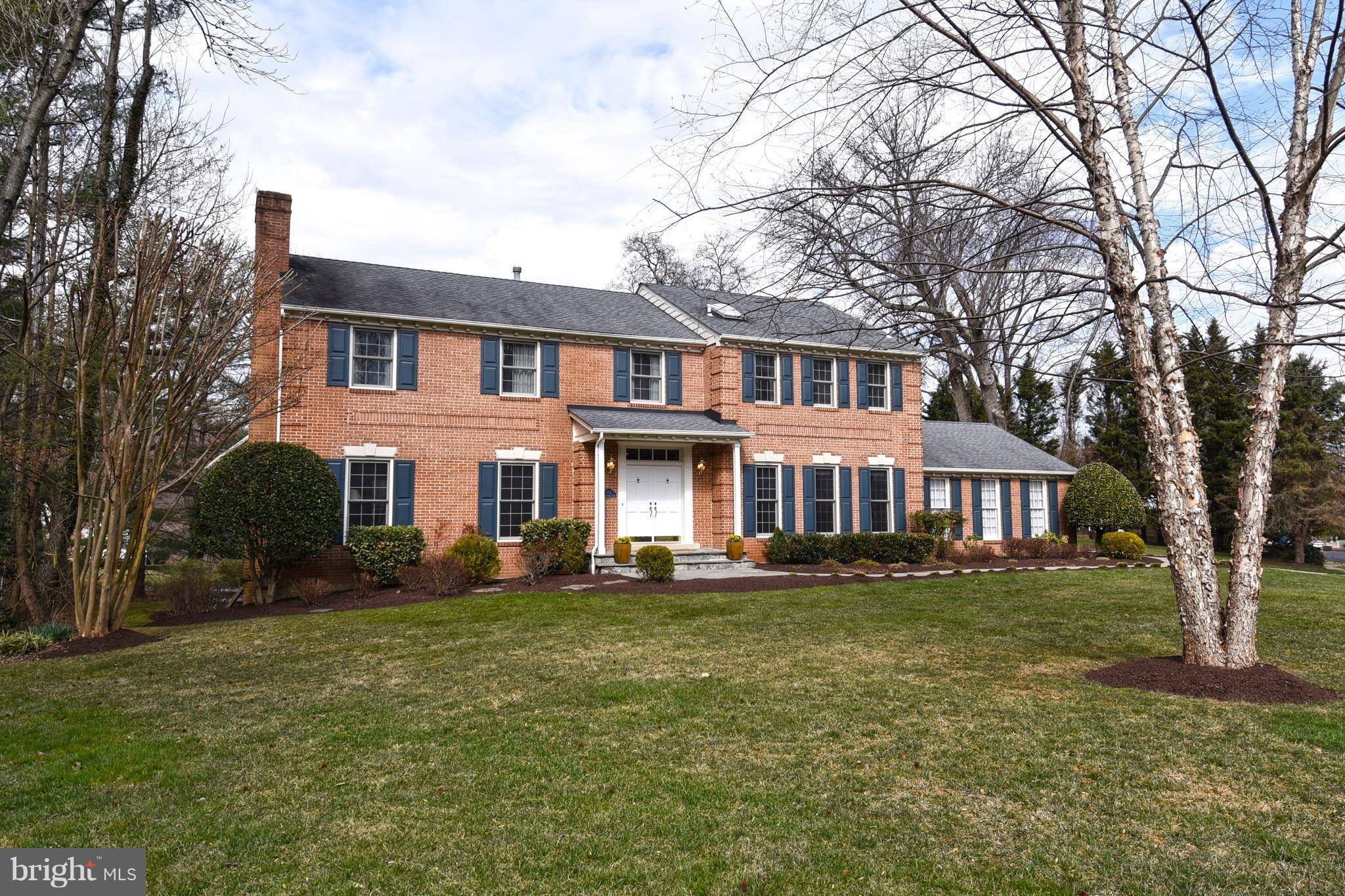 Mclean, VA 22102,1010 NORTHWOODS TRL