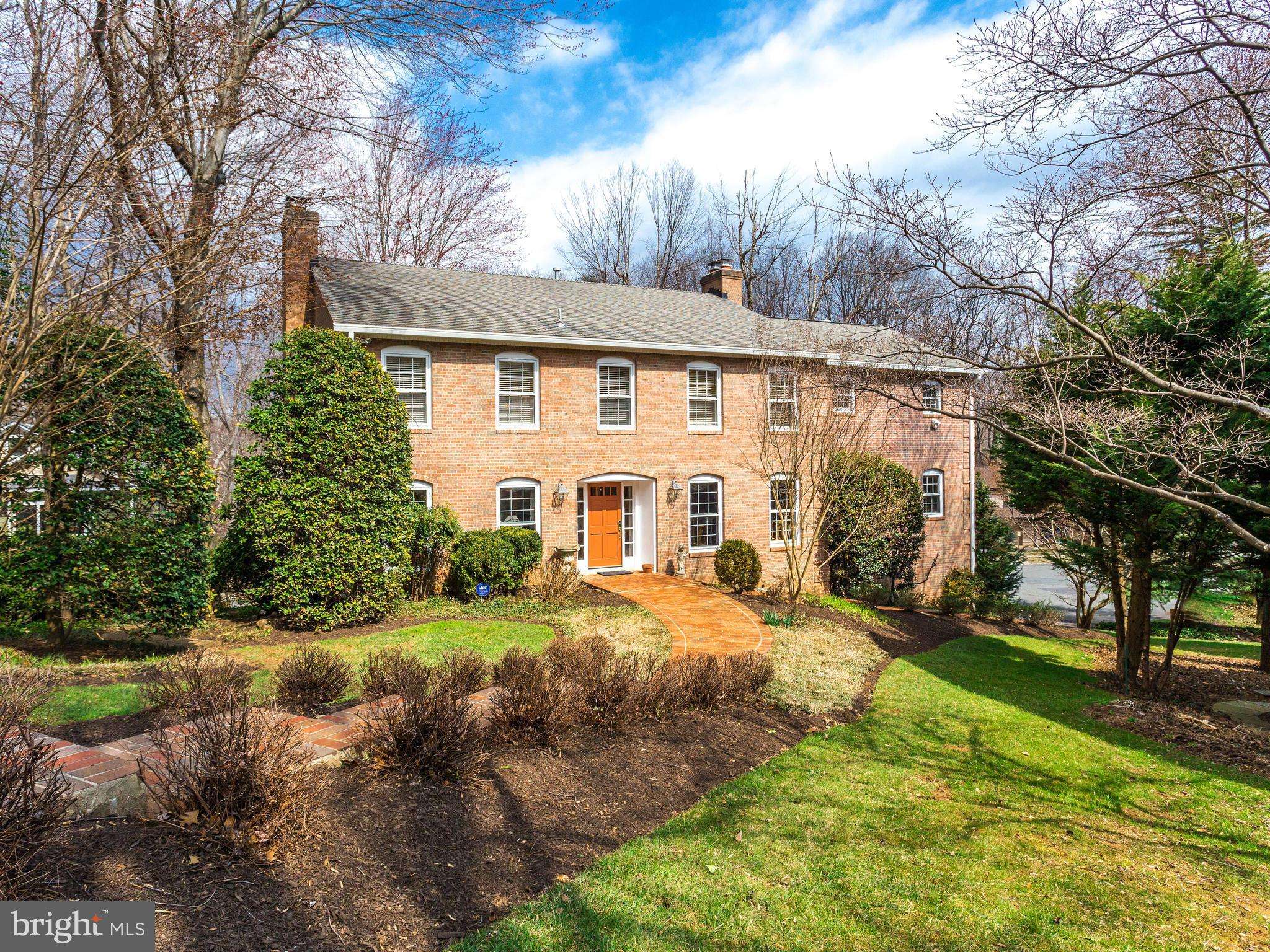 Mclean, VA 22101,5845 ASPEN WOOD CT