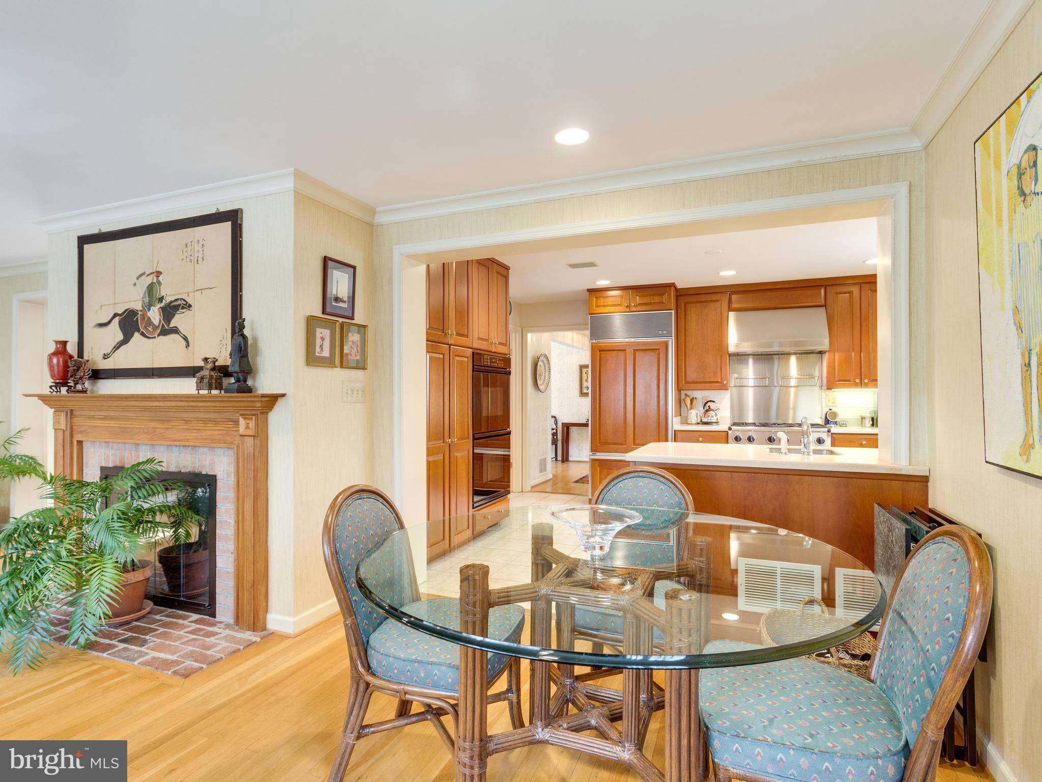 Mclean, VA 22101,5845 ASPEN WOOD CT