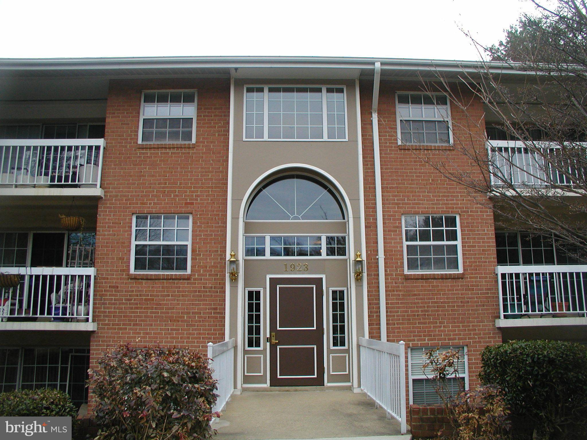 Mclean, VA 22102,1923 WILSON LN #102