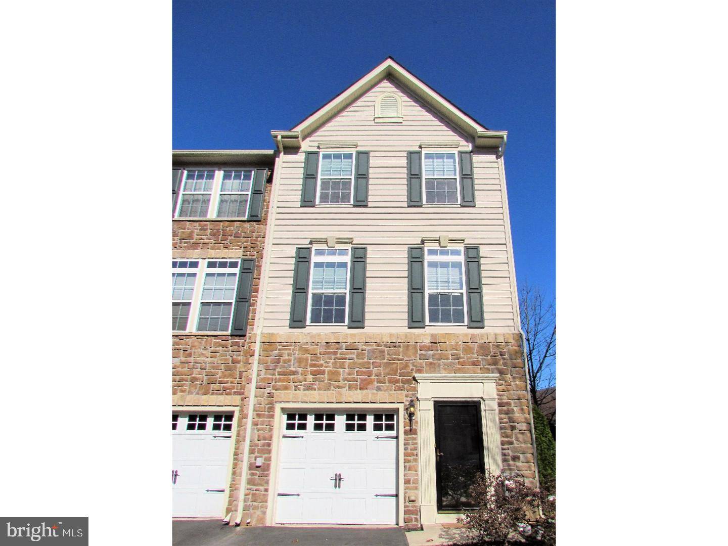 Hellertown, PA 18055,1605 OAKRIDGE LN