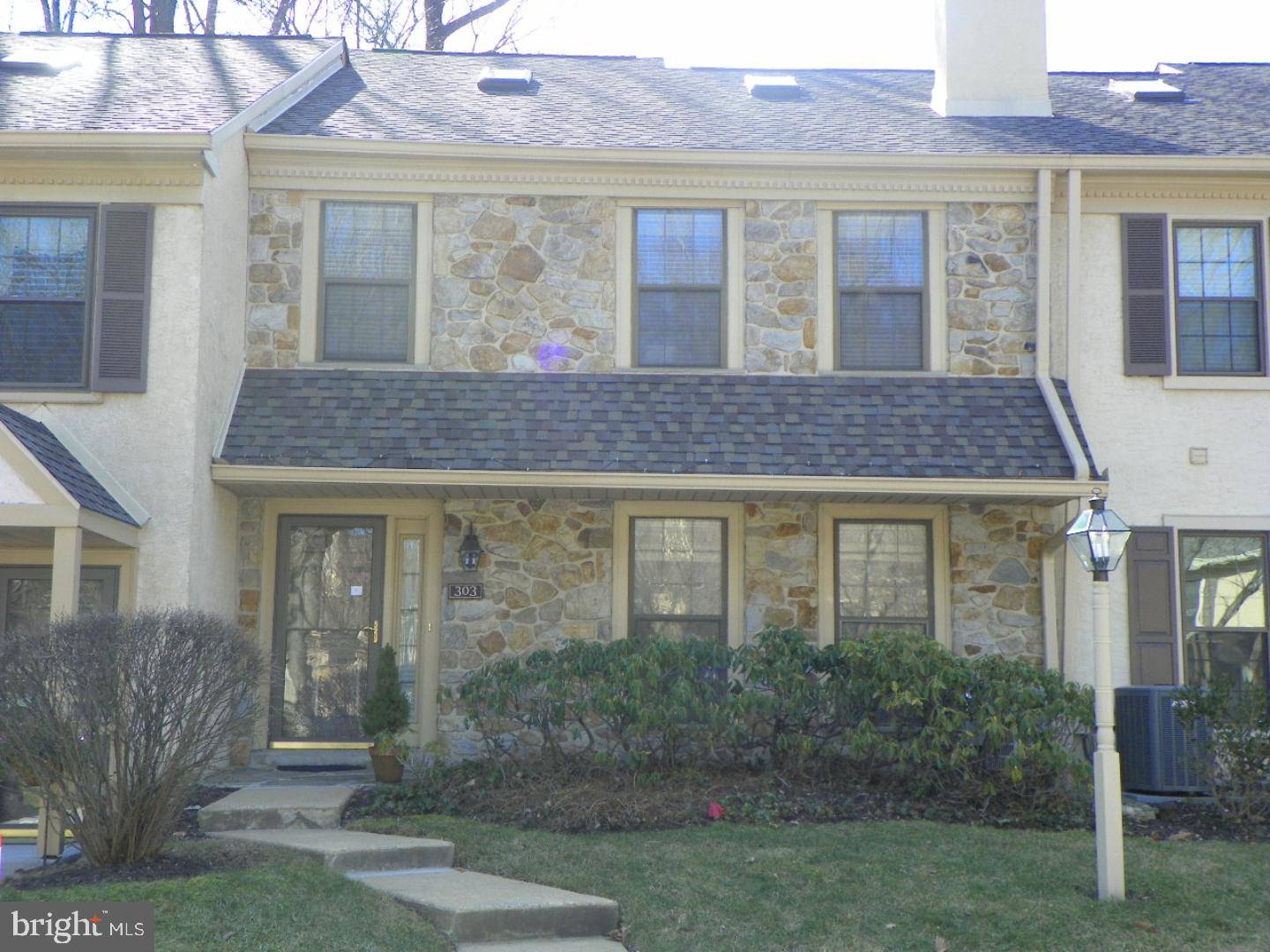 Paoli, PA 19301,303 WEATHERSTONE DR