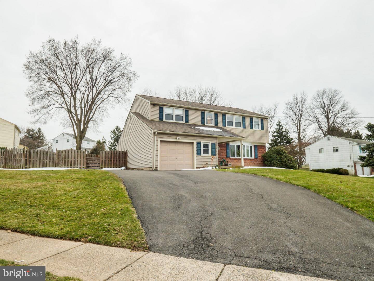 Warminster, PA 18974,1015 DECKER LN