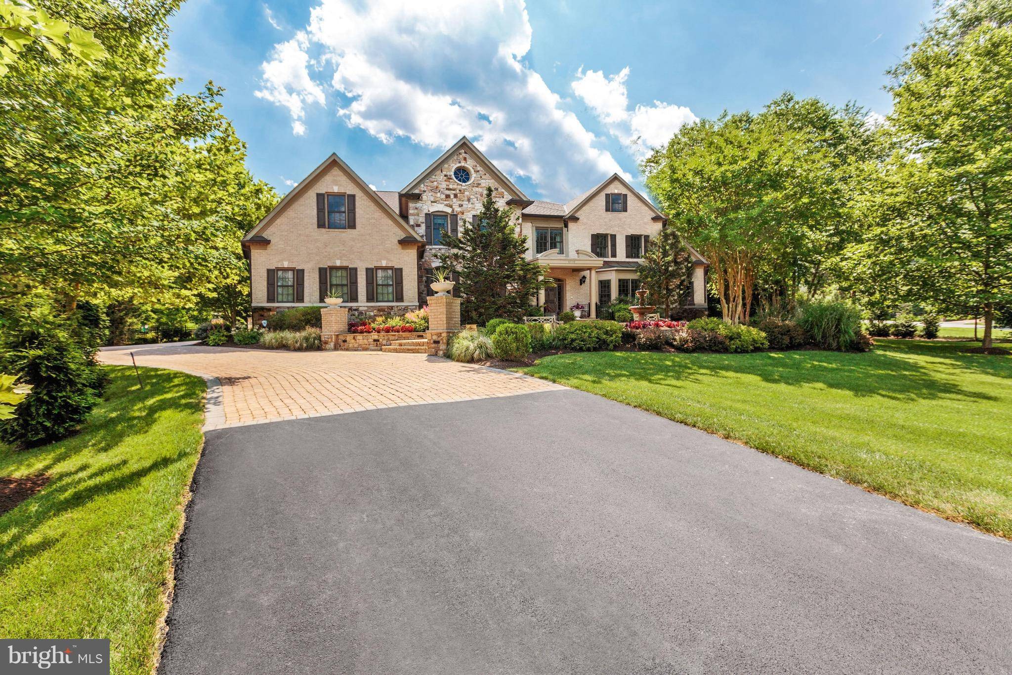 Mclean, VA 22102,8340 SPRINGHAVEN GARDEN LN