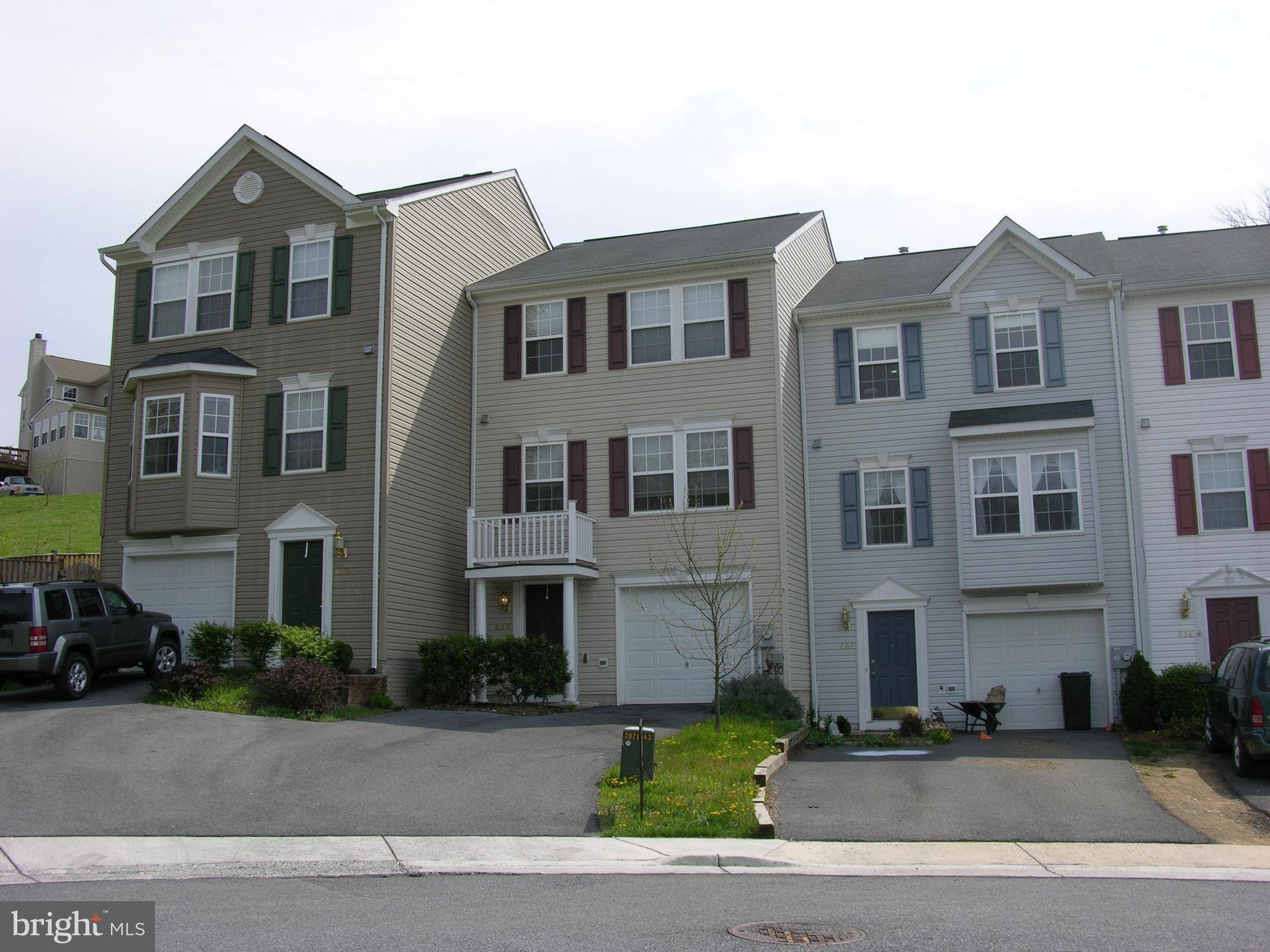 Strasburg, VA 22657,608 HUPPS HILL CT