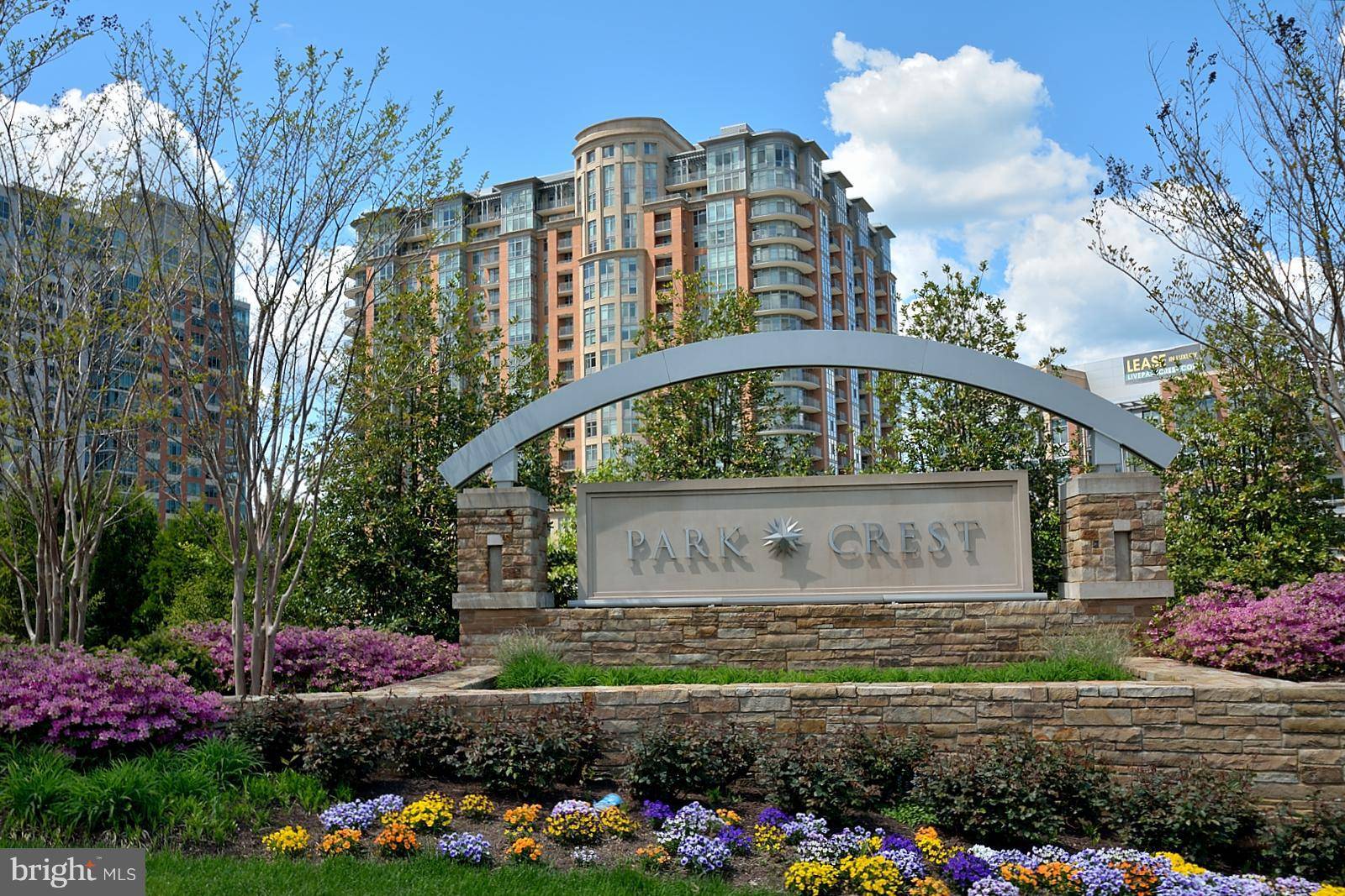 Mclean, VA 22102,8220 CRESTWOOD HEIGHTS DR #307