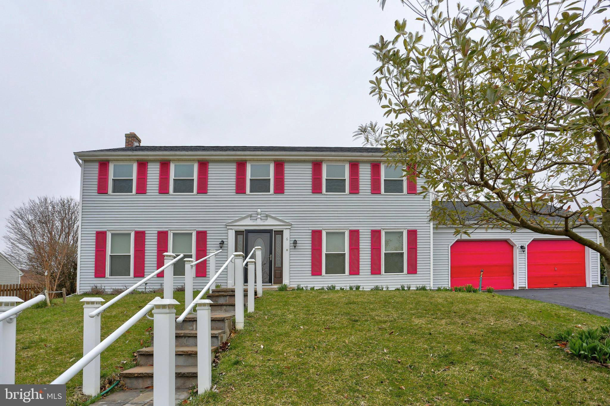 Ephrata, PA 17522,6 BLACKBERRY LN