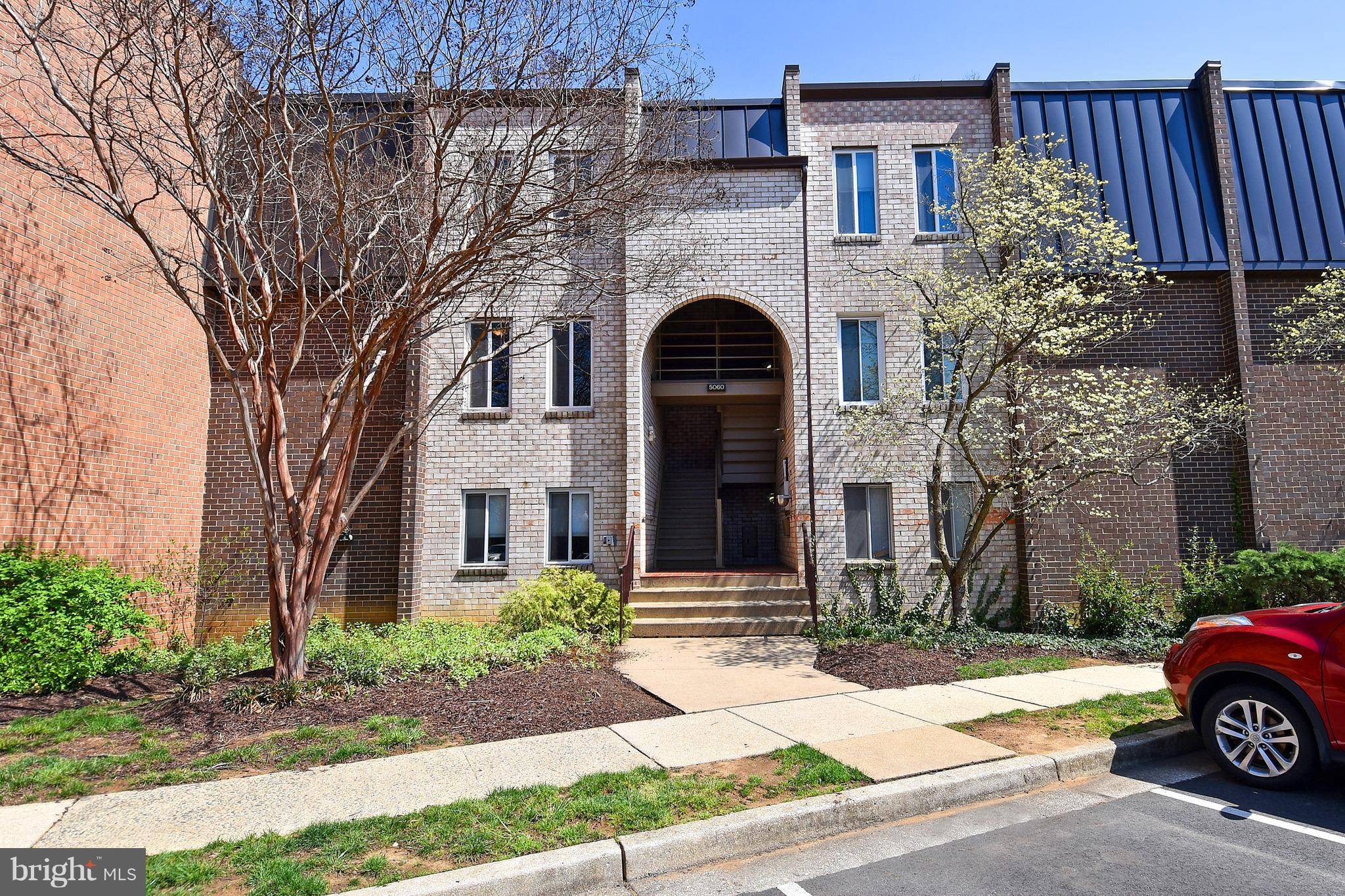 Arlington, VA 22204,5060 7TH RD S #101