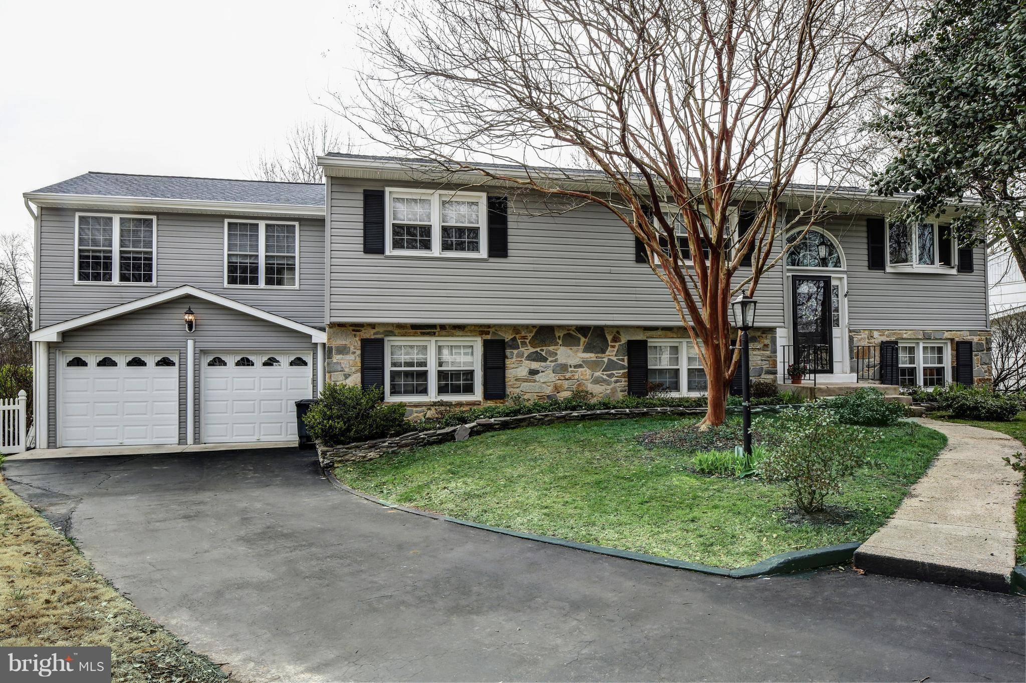 Severna Park, MD 21146,215 KATHY CT