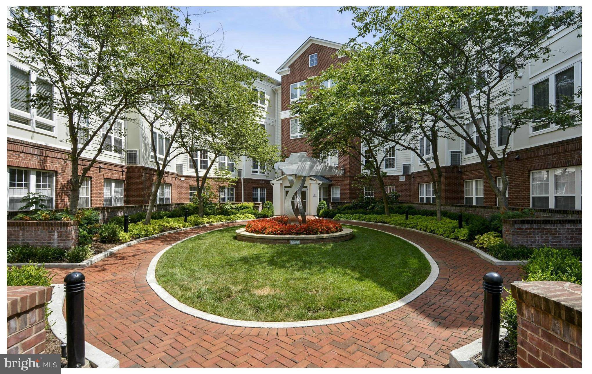 Arlington, VA 22204,801 GREENBRIER ST #103