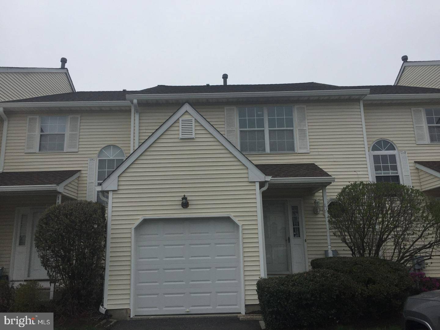 Ewing, NJ 08628,17 PILGRIM CT