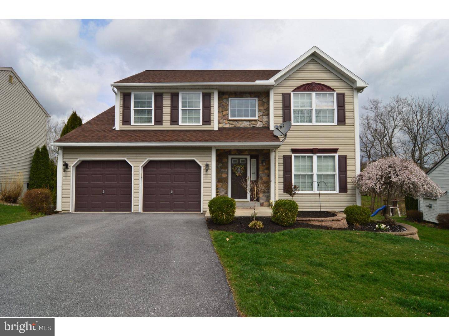 Reading, PA 19606,8 BOWES LN